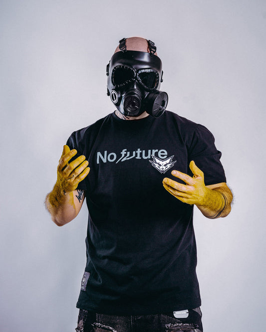 NO FUTURE T-shirt